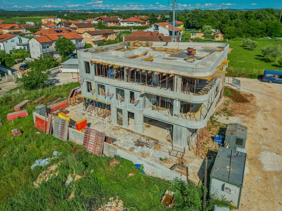 Umago, nuova costruzione, spazioso appartamento al 2° piano