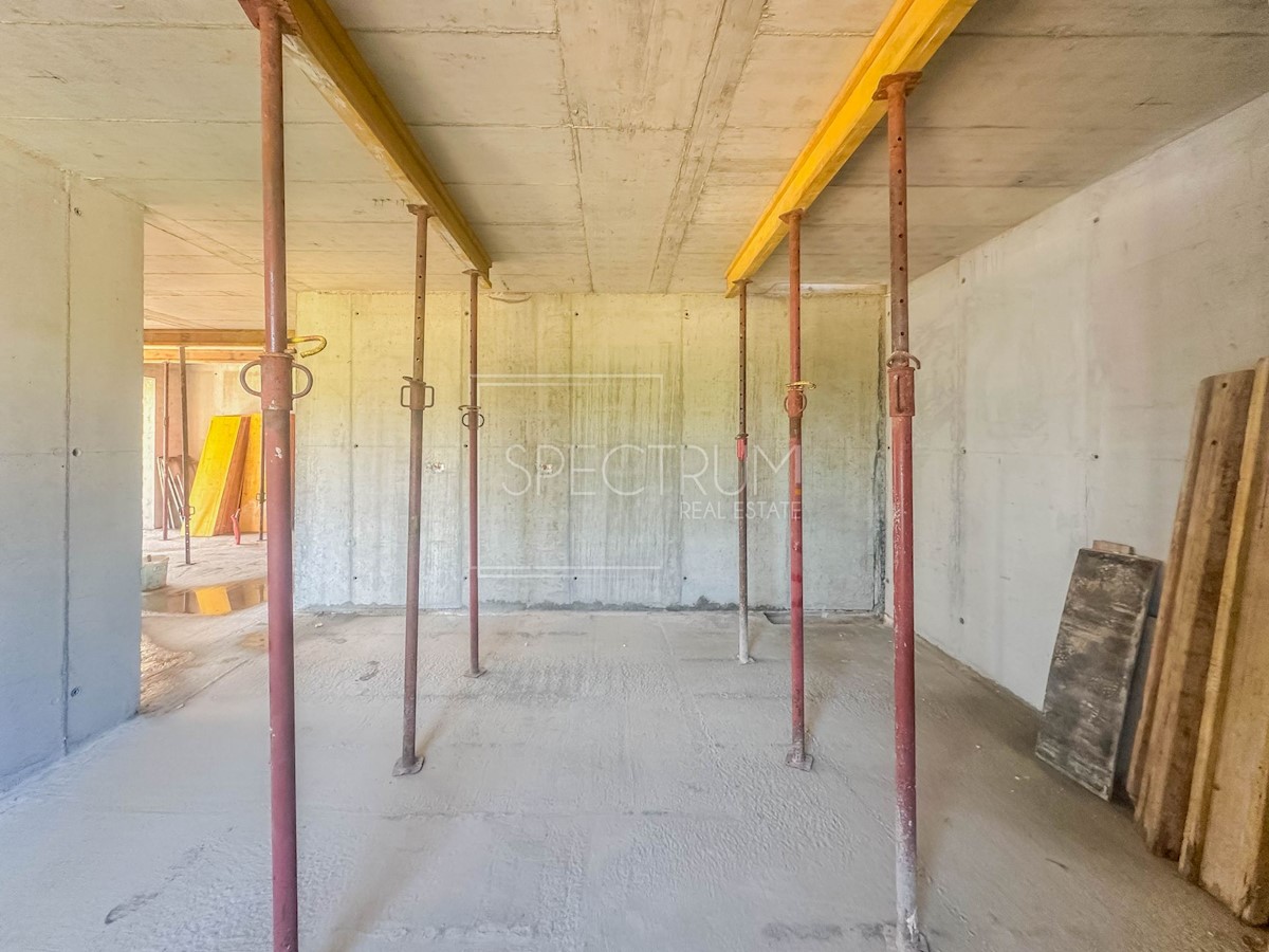 Umago, nuova costruzione, spazioso appartamento al 2° piano