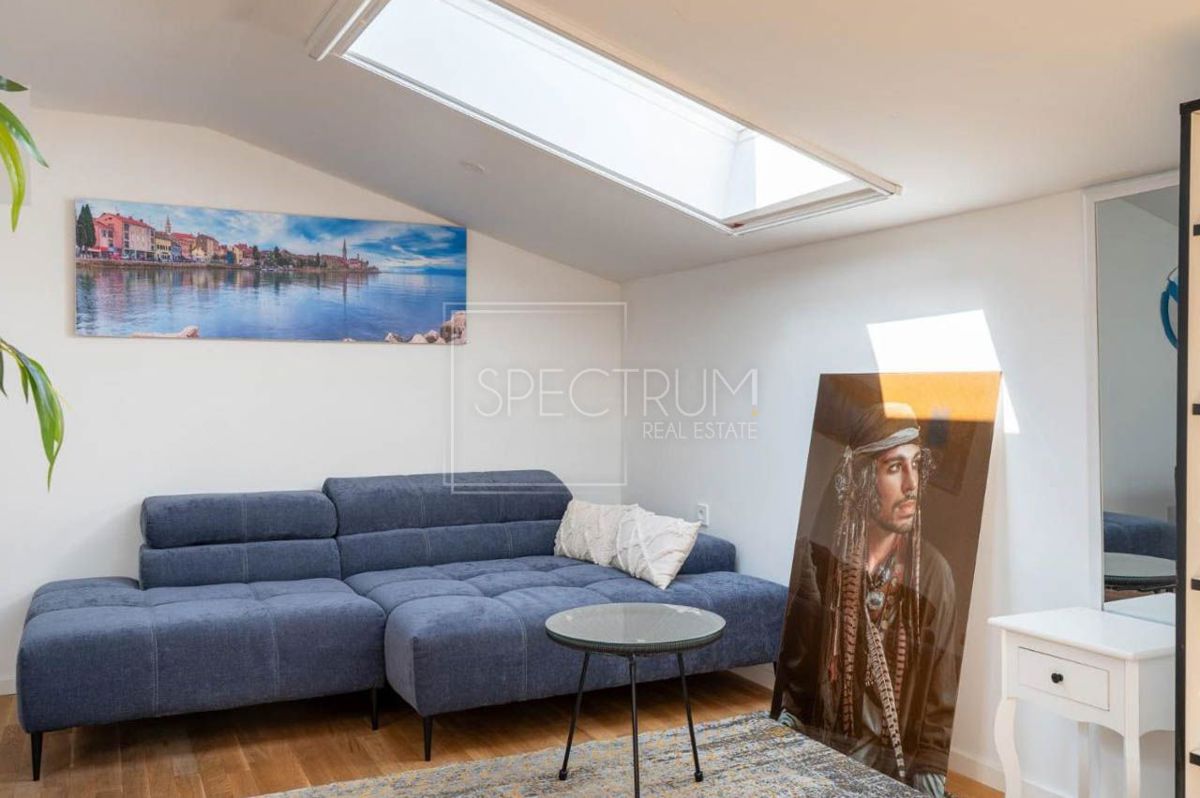 Zona Parenzo, casa ristrutturata con piscina