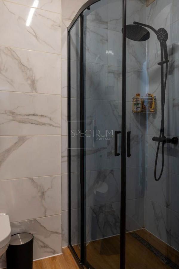 Zona Parenzo, casa ristrutturata con piscina