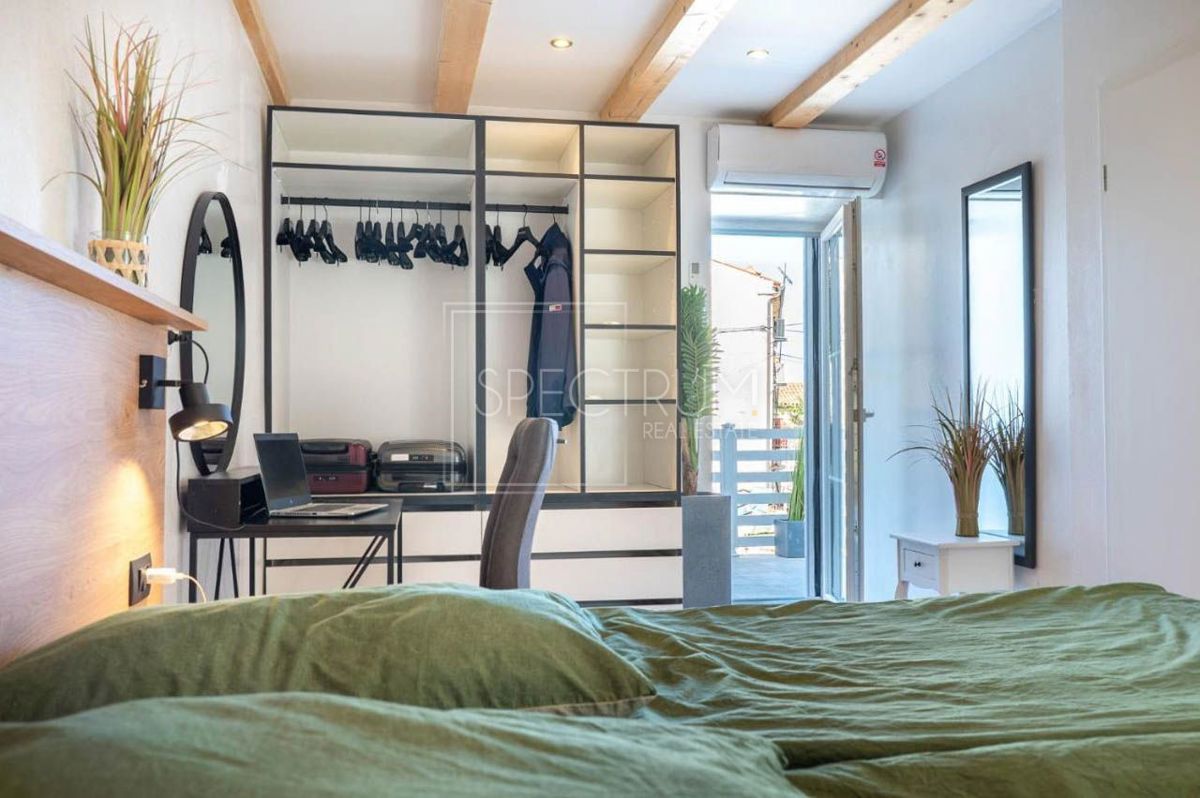 Zona Parenzo, casa ristrutturata con piscina