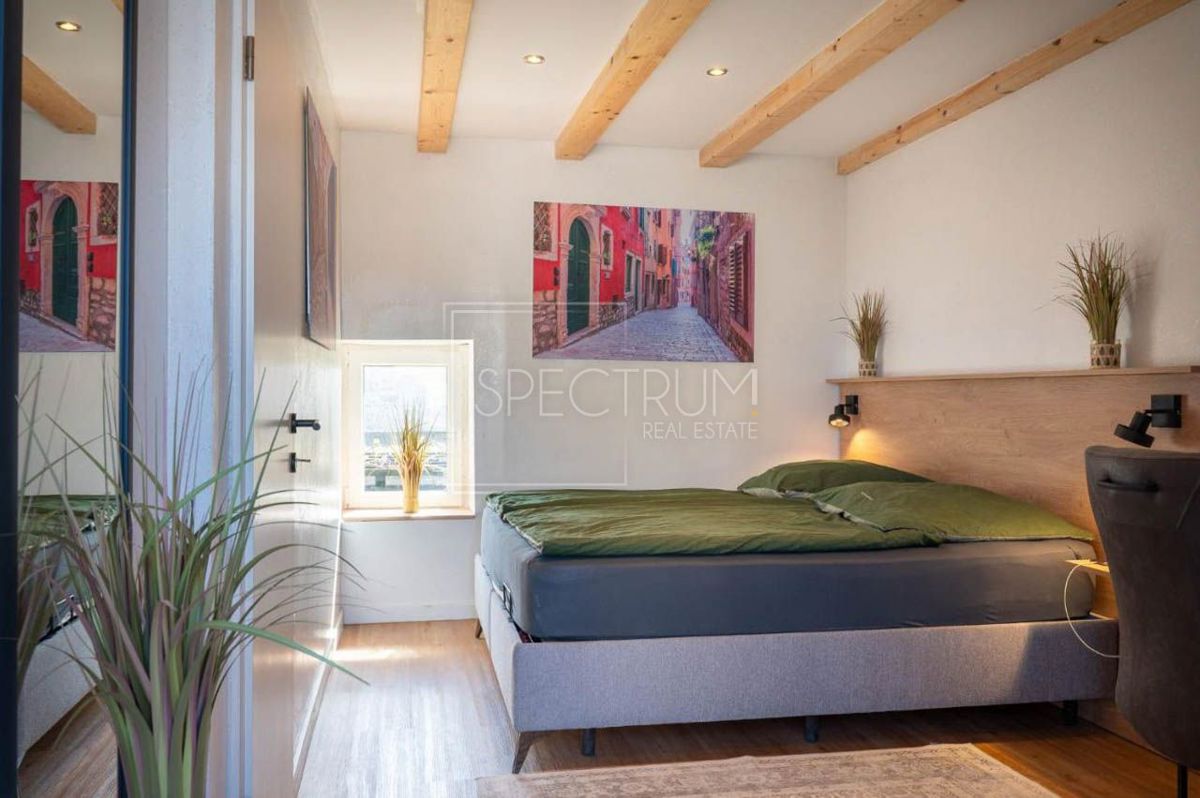 Zona Parenzo, casa ristrutturata con piscina