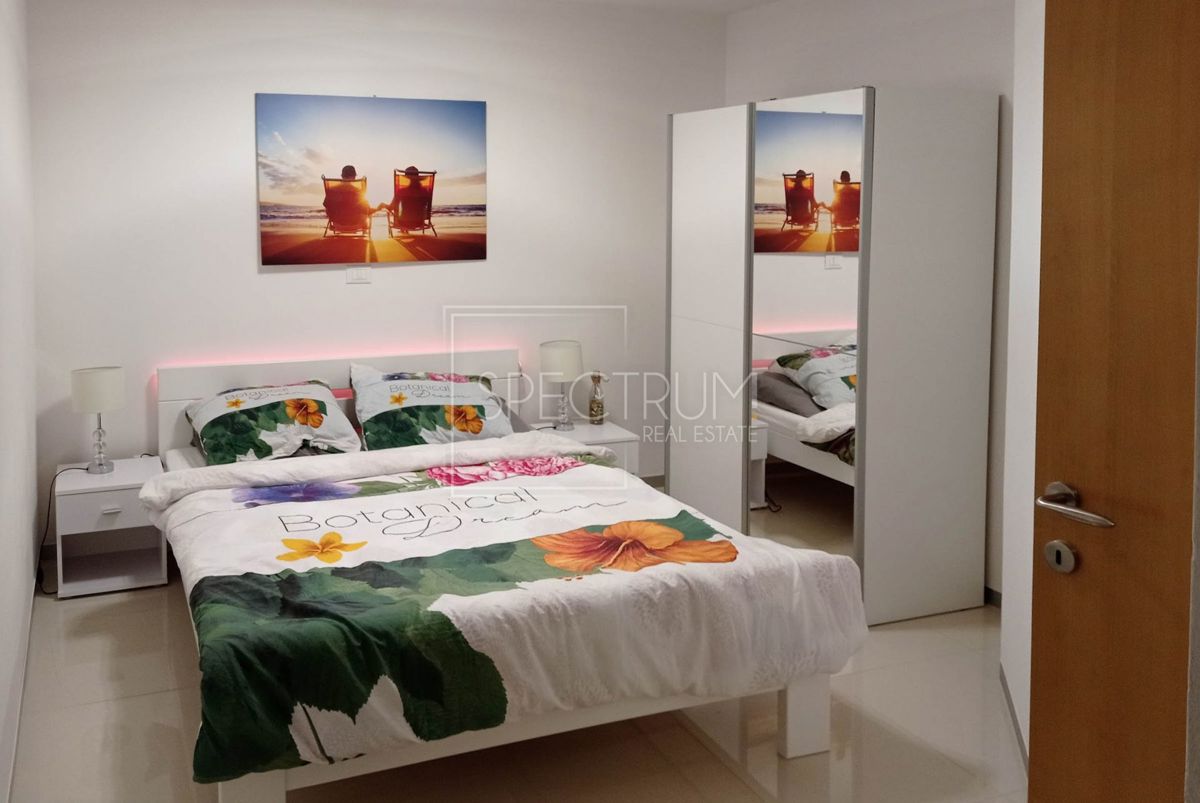 Cittanova, appartamento con vista mare in un edificio con ascensore