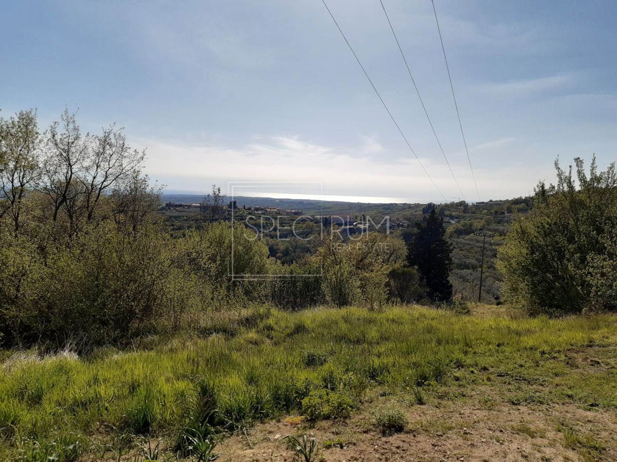 Zona di Buie, casa indipendente in pietra con vista panoramica
