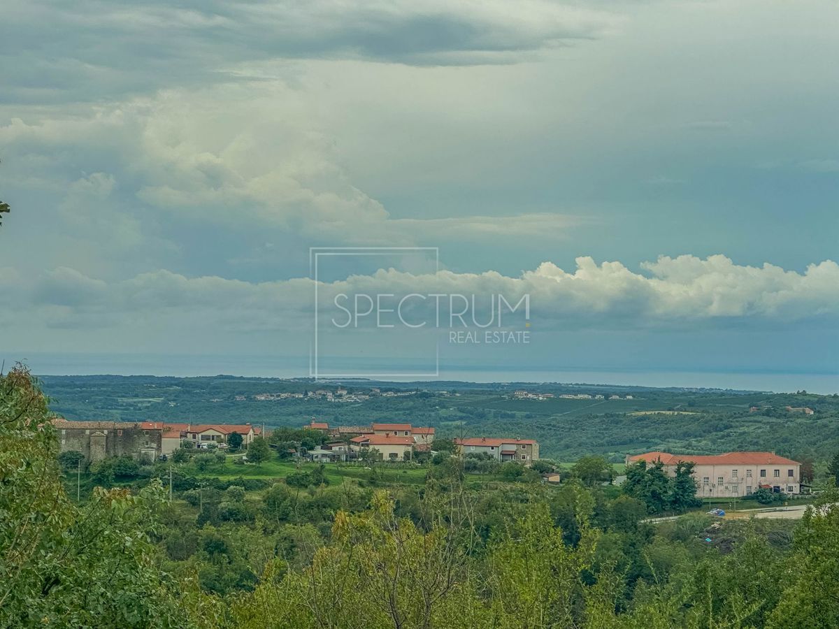Zona di Buie, casa indipendente in pietra con vista panoramica