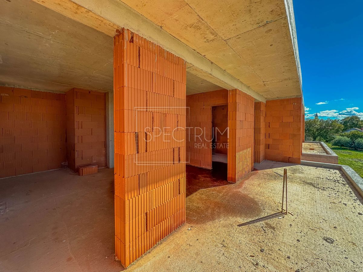 Zona Parenzo, appartamento a due piani con vista mare