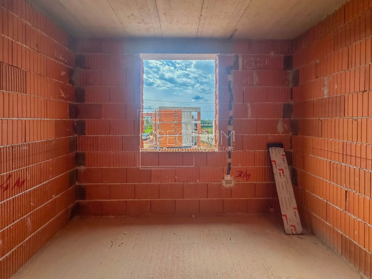 Umago, nuova costruzione, appartamento di qualità al 2° piano