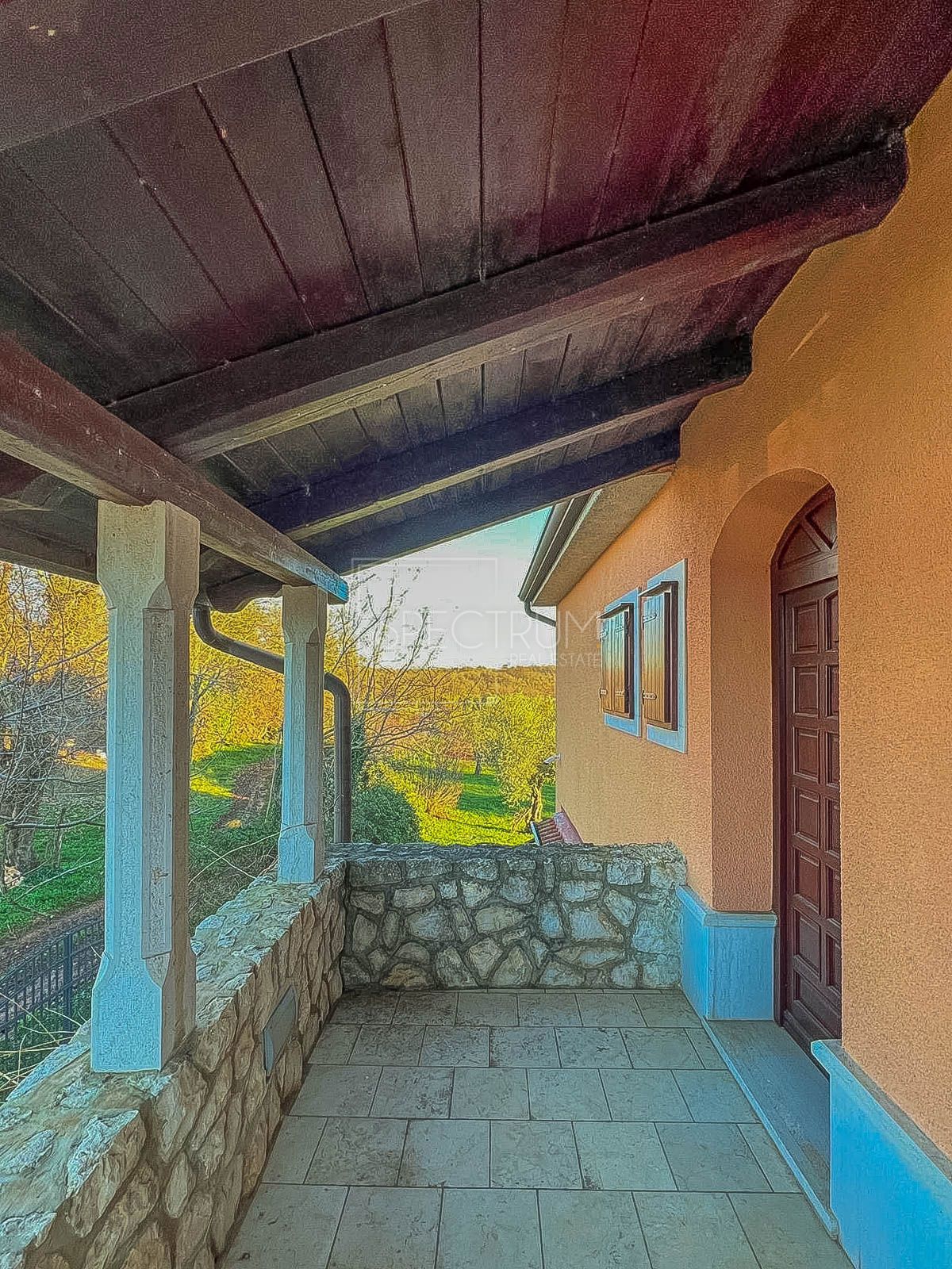 Zona di Verteneglio, casa indipendente in posizione tranquilla