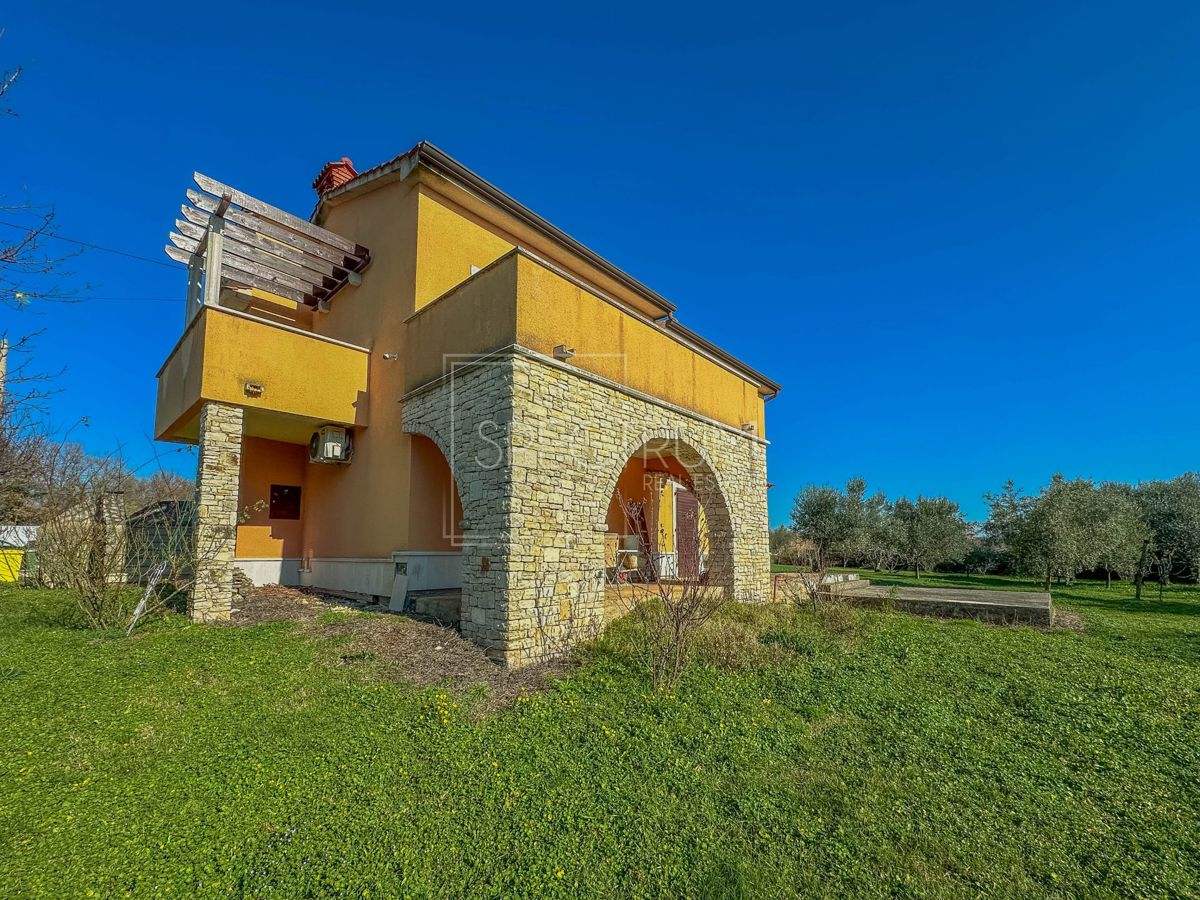 Zona di Verteneglio, casa indipendente in posizione tranquilla