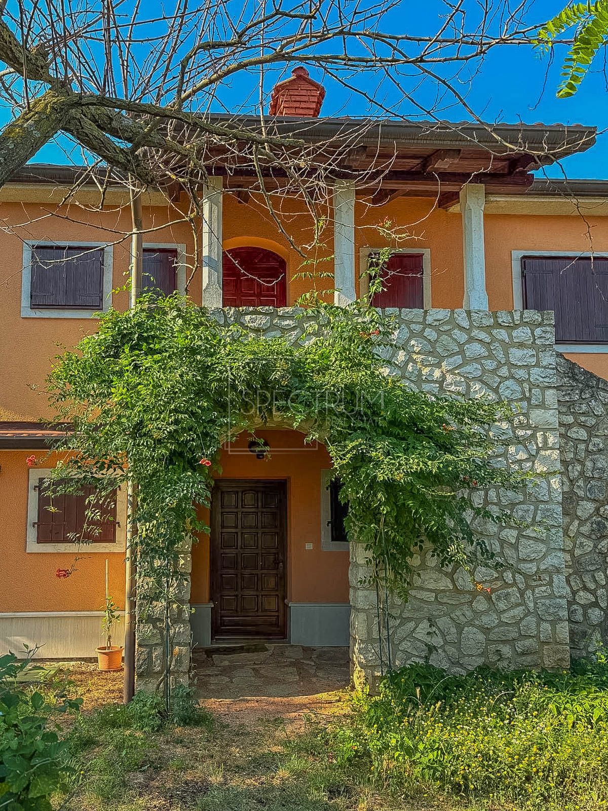 Zona di Verteneglio, casa indipendente in posizione tranquilla