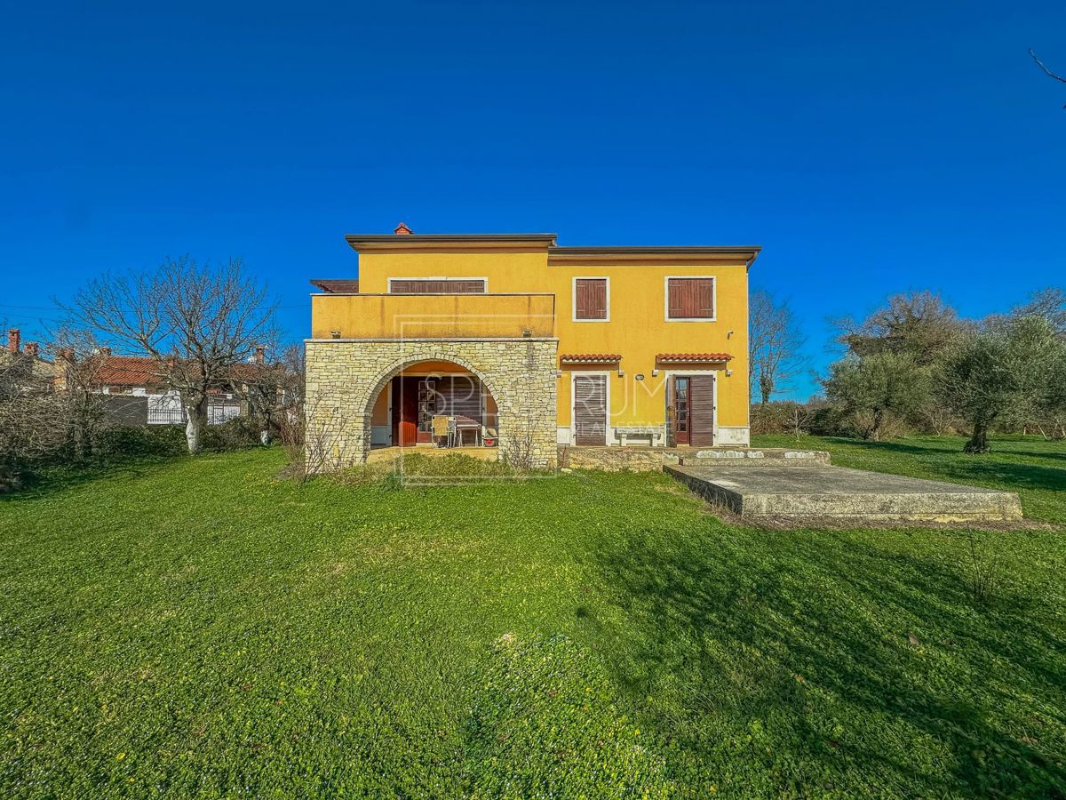 Zona di Verteneglio, casa indipendente in posizione tranquilla