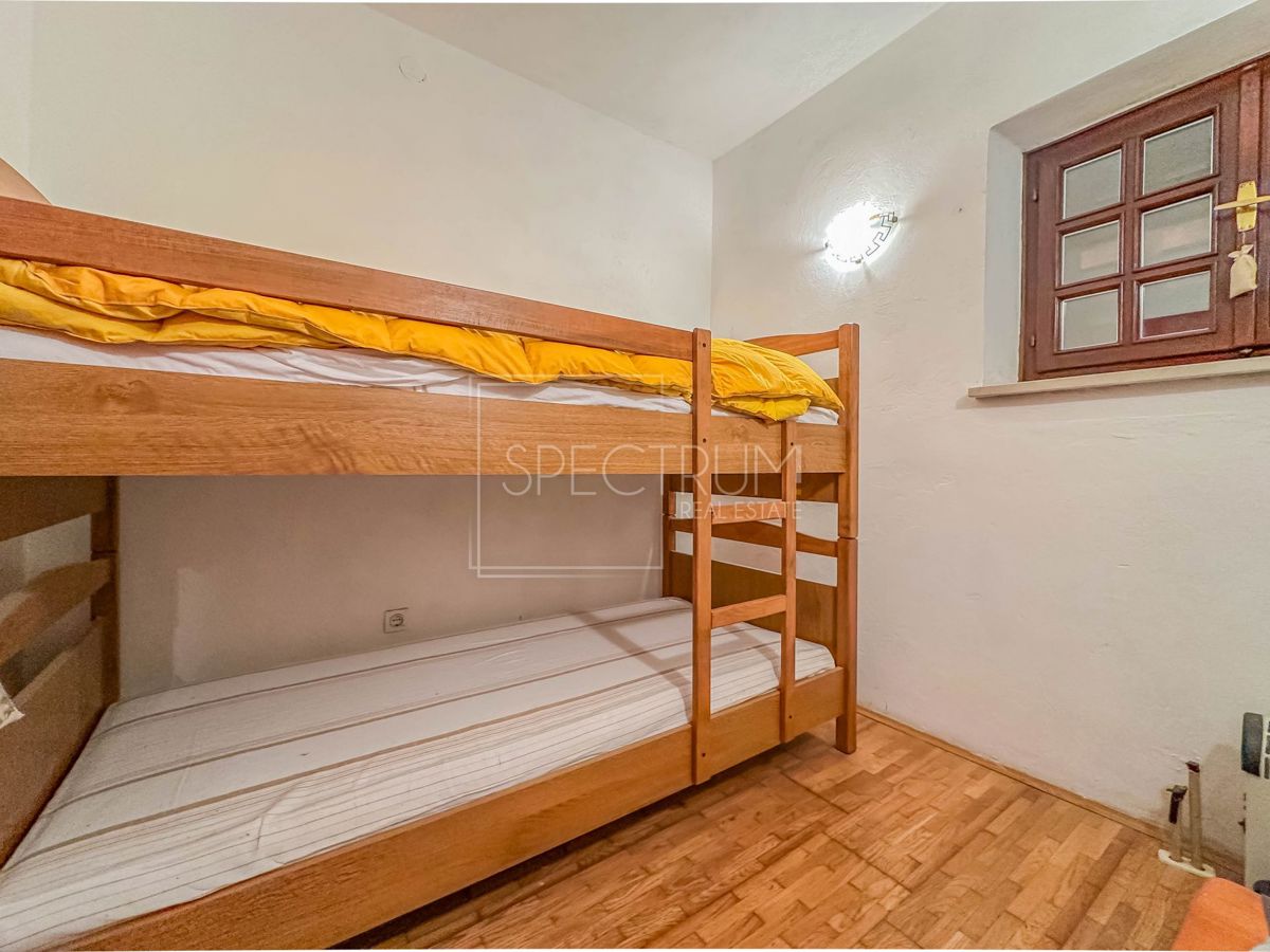 Zona di Verteneglio, casa indipendente in posizione tranquilla