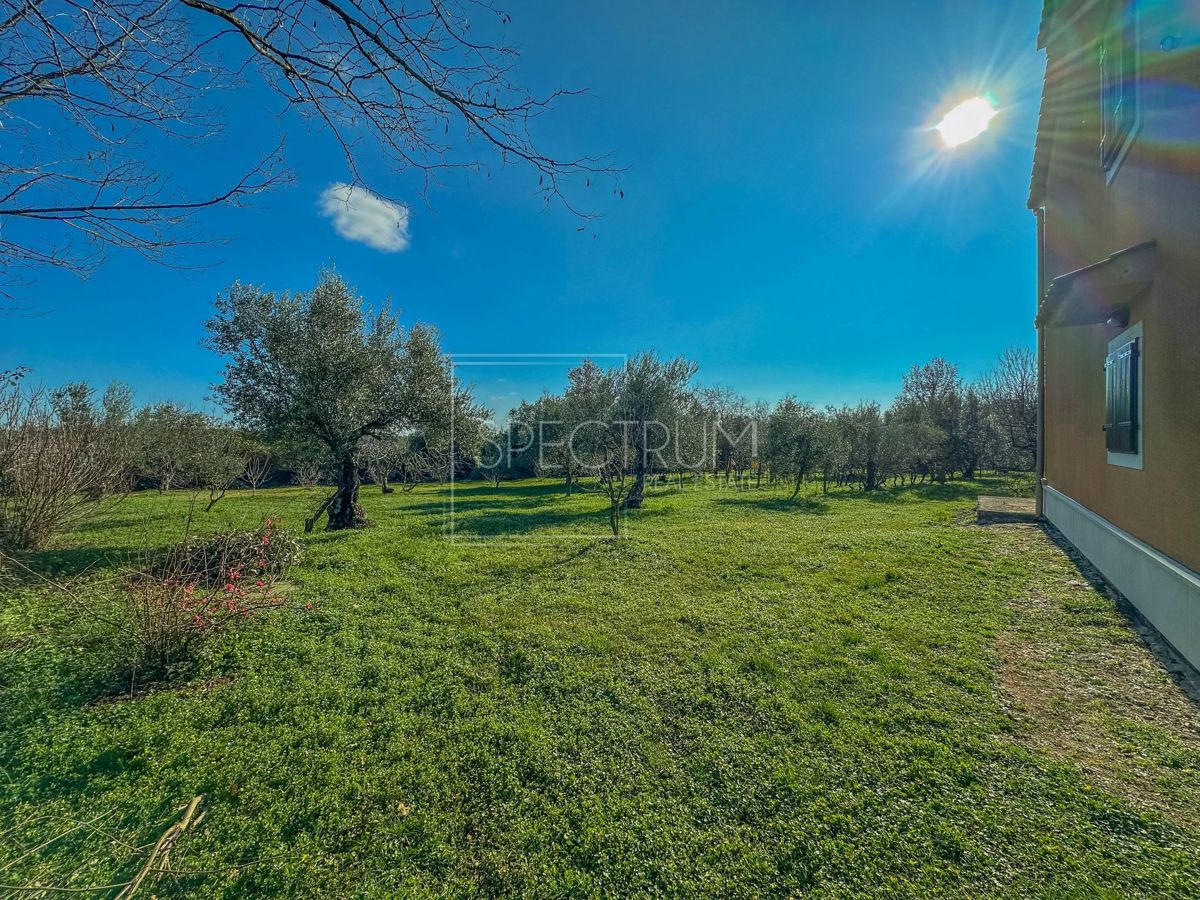 Zona di Verteneglio, casa indipendente in posizione tranquilla