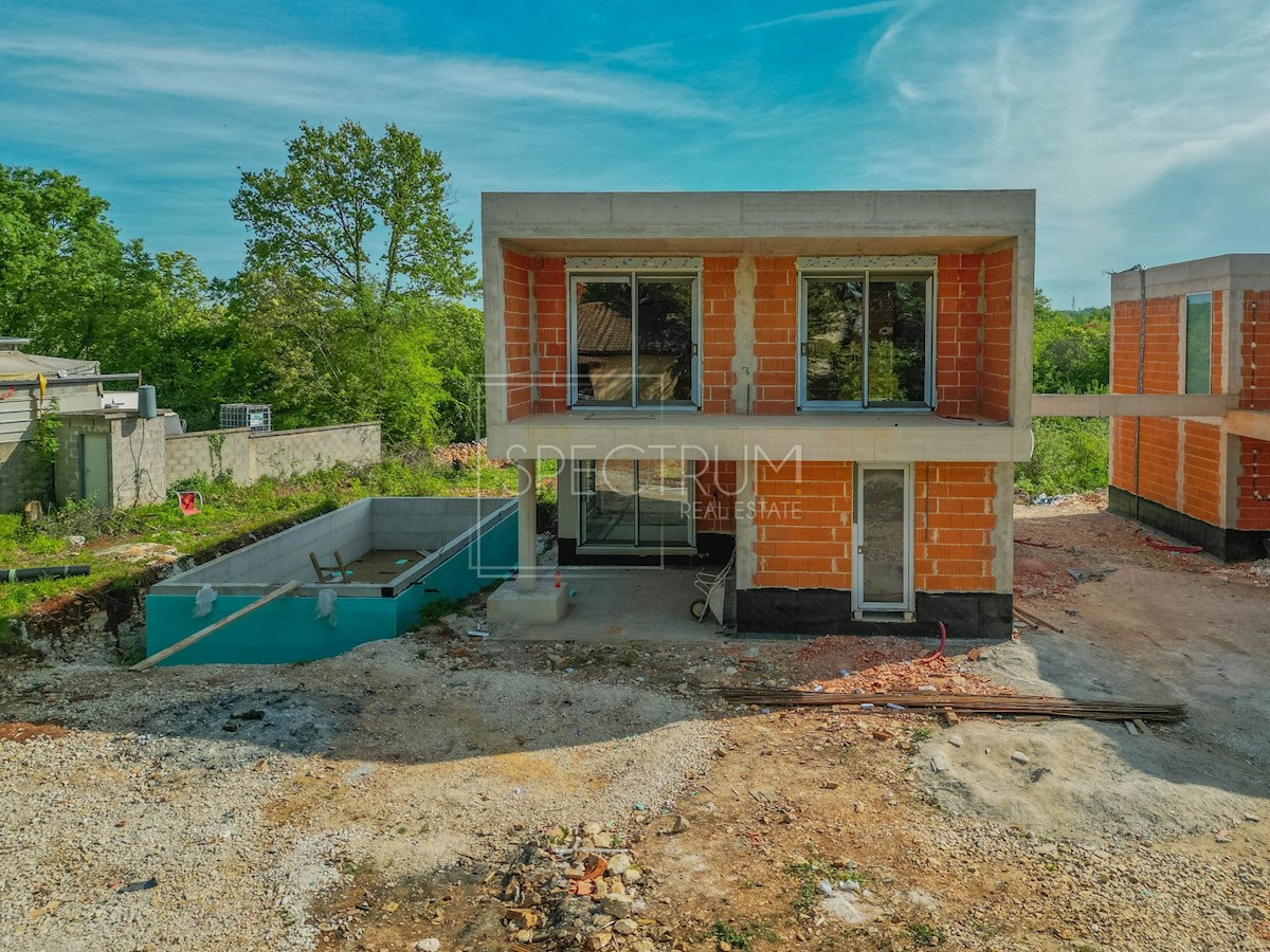 Parenzo, villa moderna con piscina