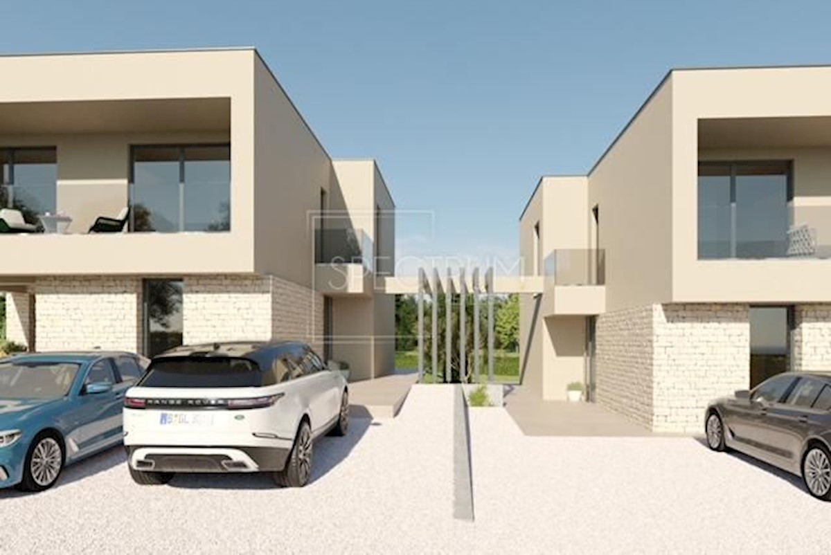 Parenzo, villa moderna con piscina