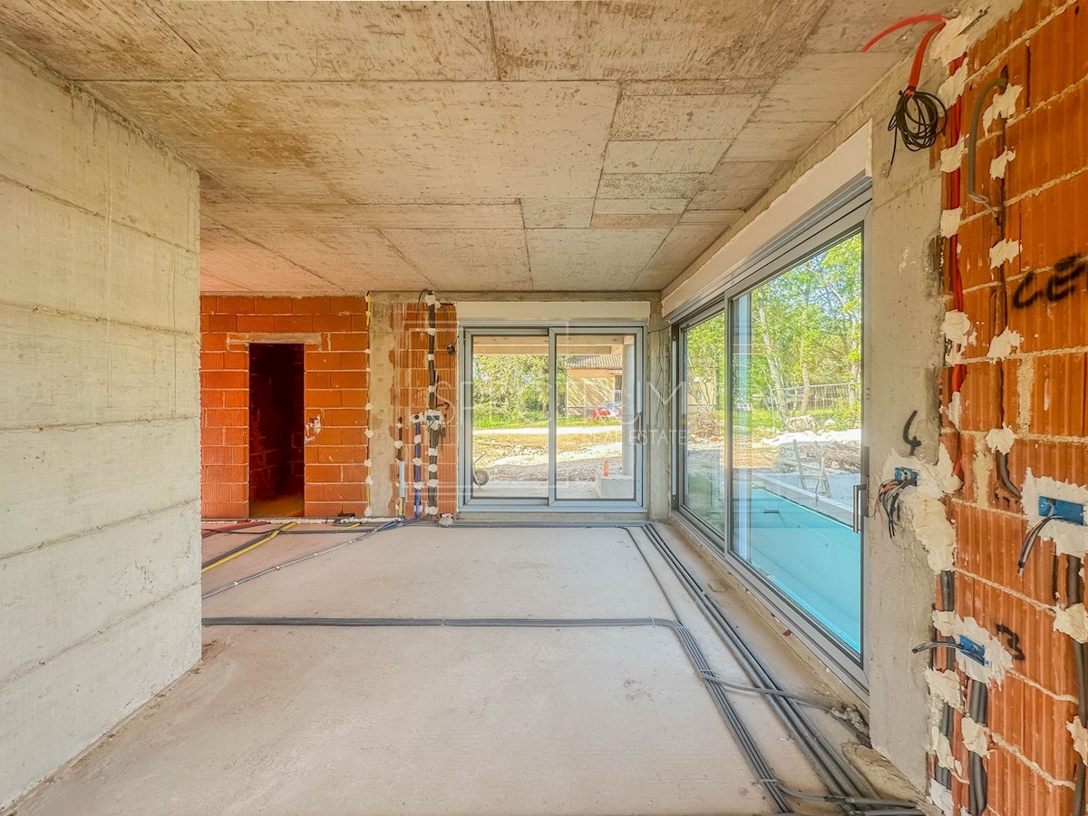 Parenzo, villa moderna con piscina