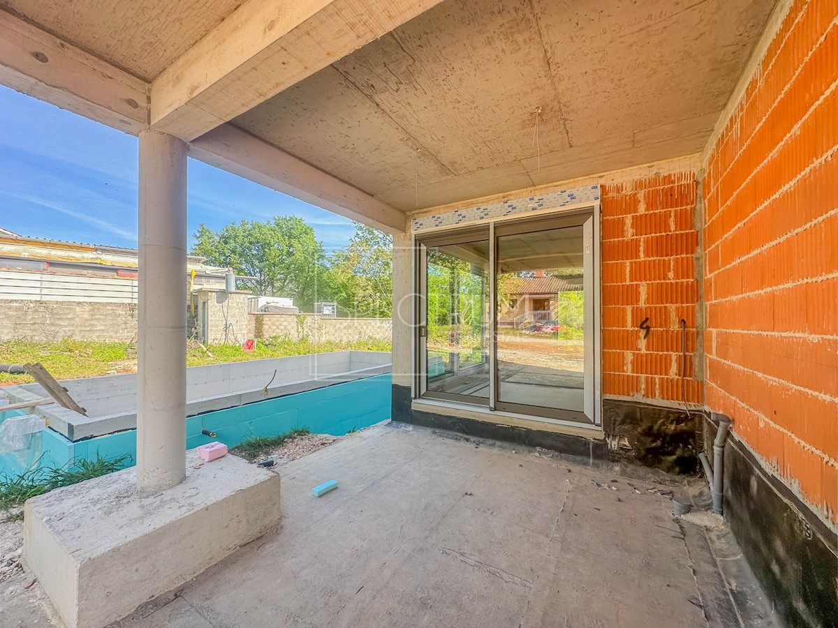 Parenzo, villa moderna con piscina