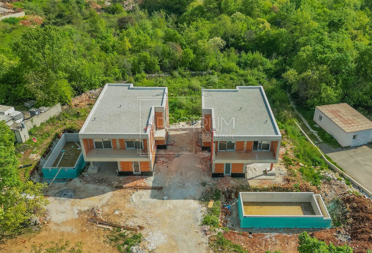 Parenzo, villa moderna con piscina