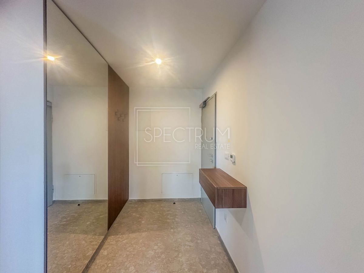 Zona Parenzo, appartamento moderno con vista mare