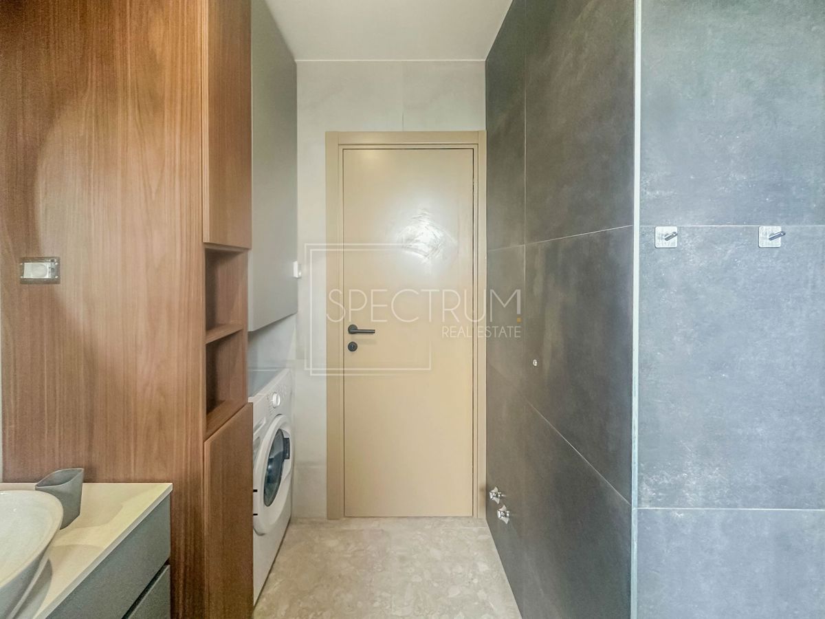 Zona Parenzo, appartamento moderno con vista mare