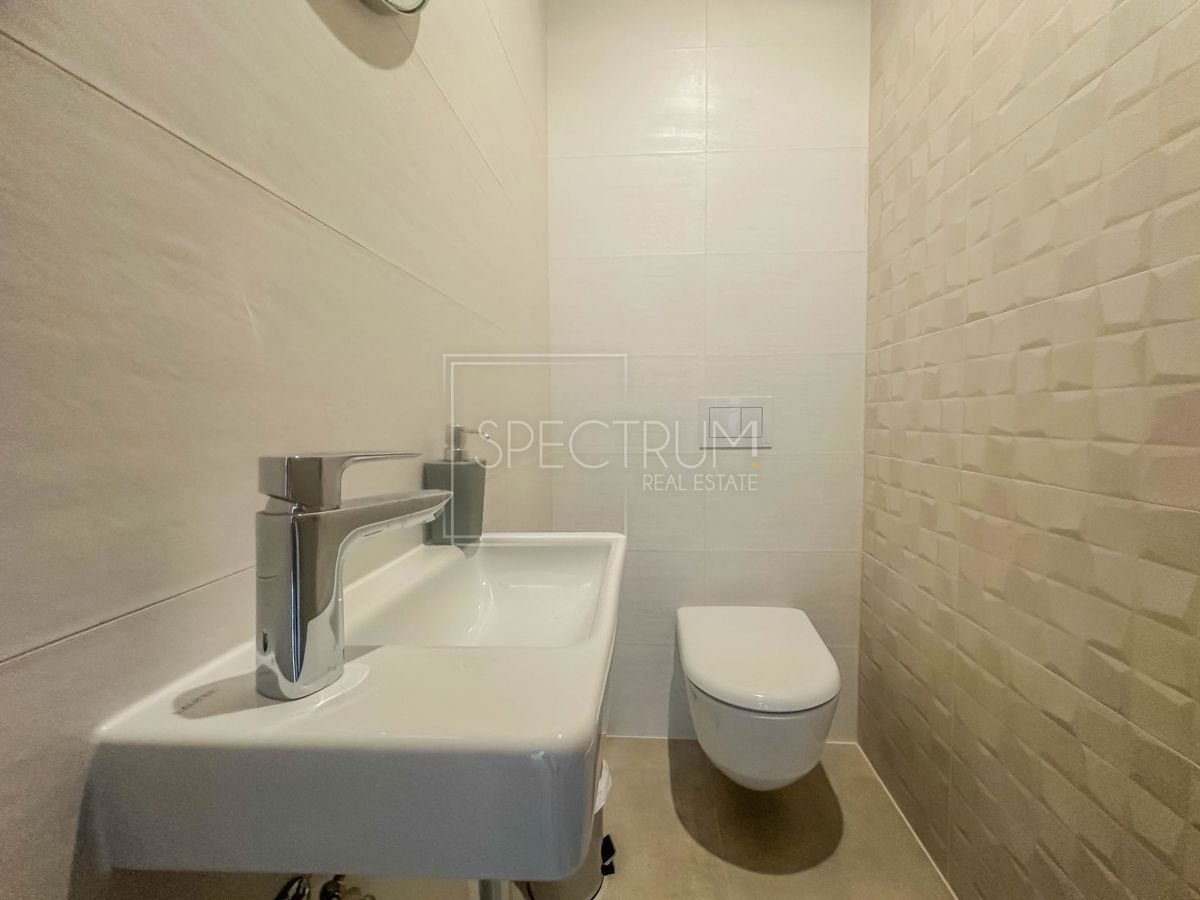 Zona Parenzo, appartamento moderno con vista mare