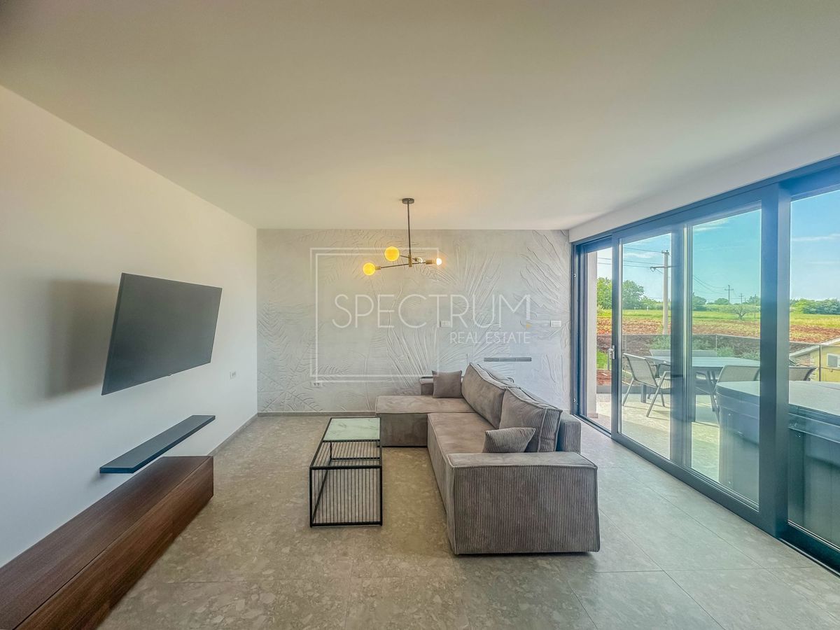 Zona Parenzo, appartamento moderno con vista mare