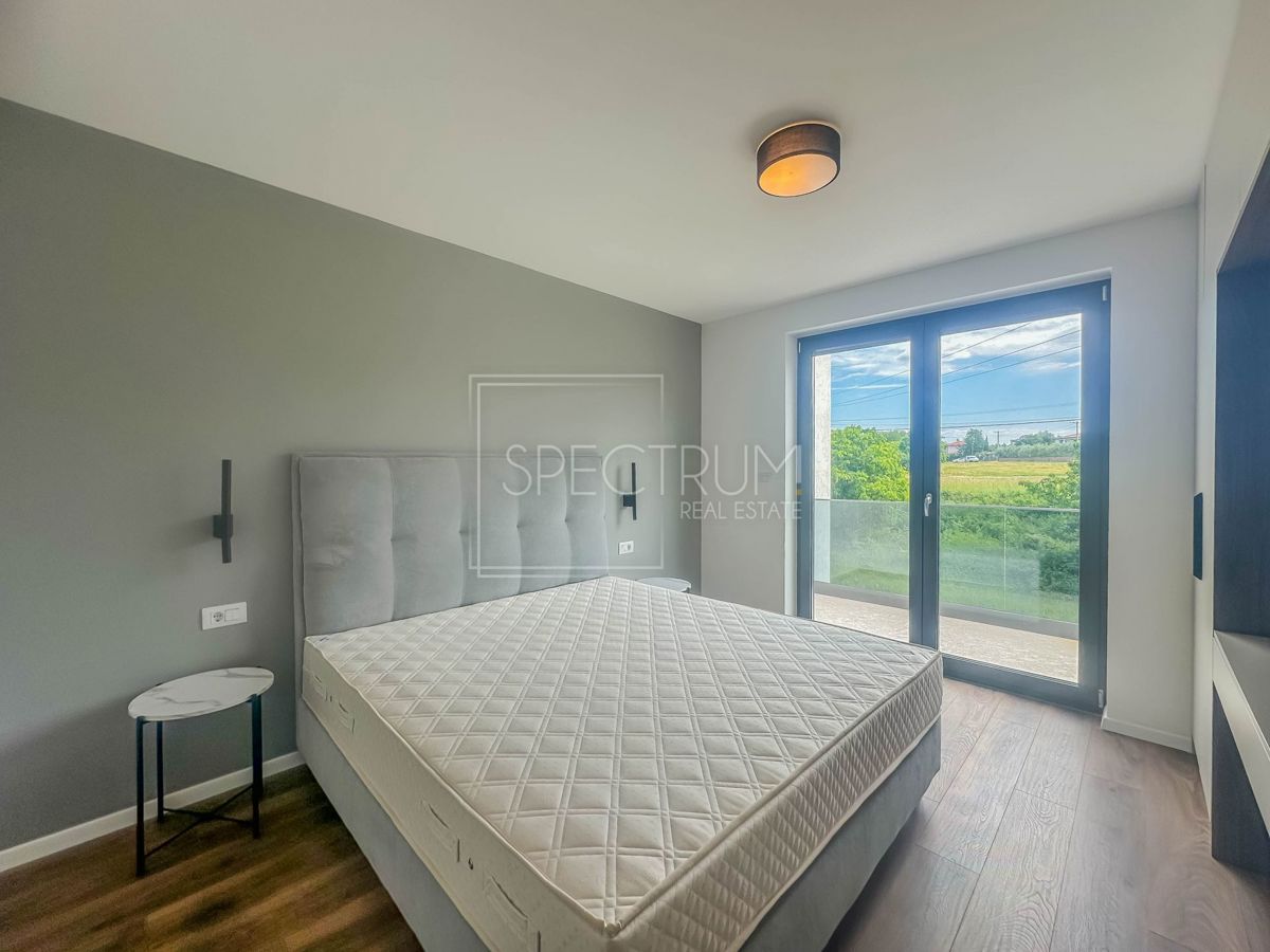Zona Parenzo, appartamento moderno con vista mare