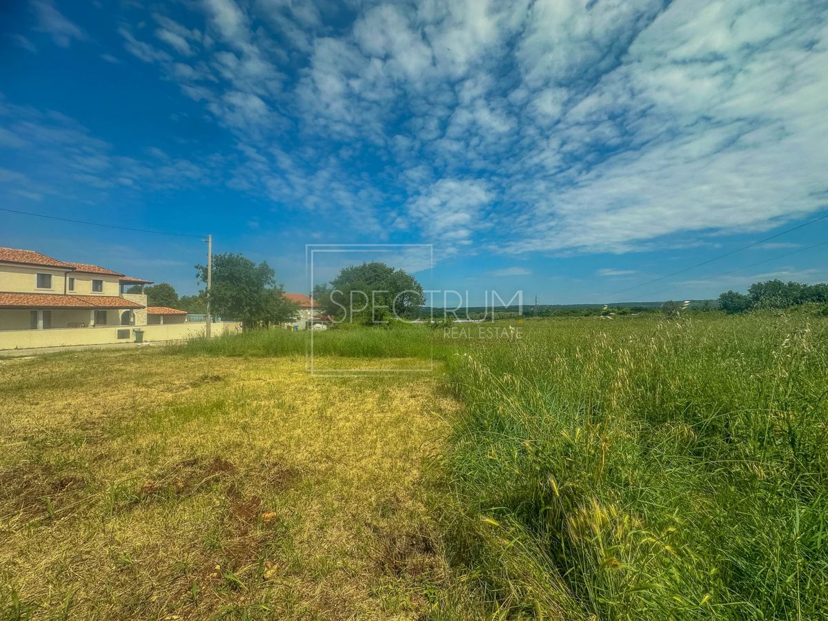 Zona Parenzo, terreno adatto per costruire una casa