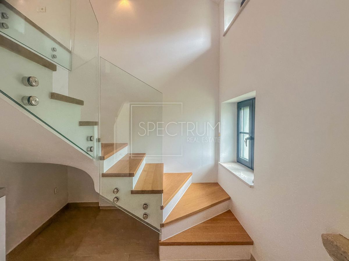 Torre, appartamento duplex ristrutturato