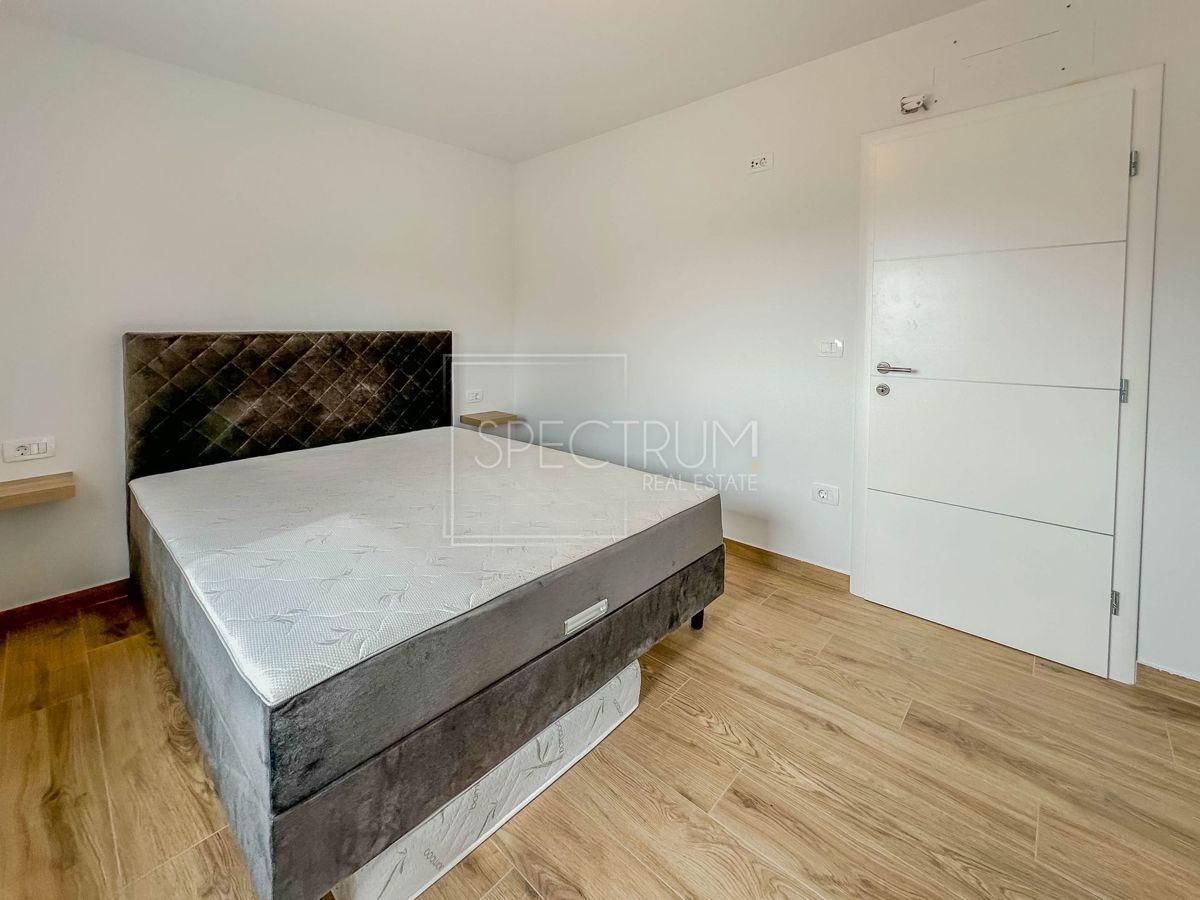 Cittanova, casa bifamiliare con piscina