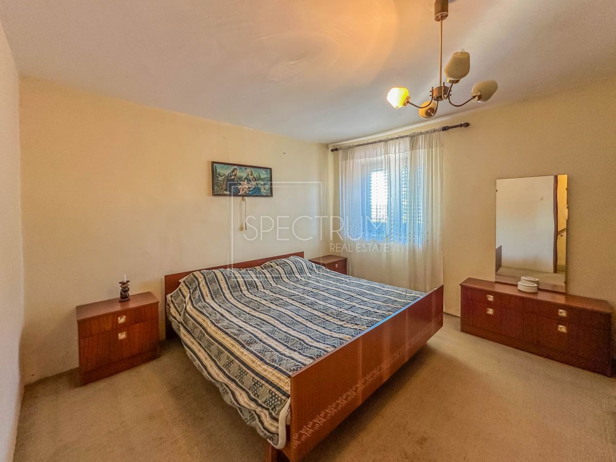 Zona di Verteneglio, casa in pietra con giardino