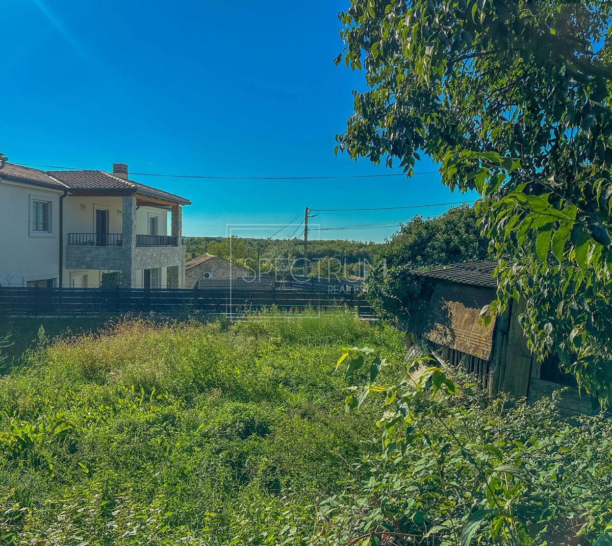 Zona di Verteneglio, casa in pietra con giardino