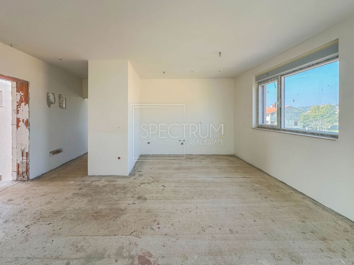 Zona Parenzo, appartamento moderno con terrazza sul tetto