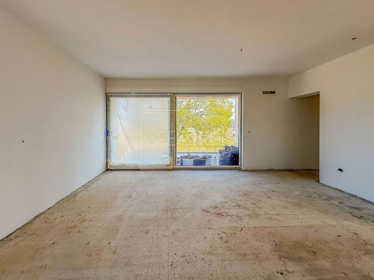 Zona Parenzo, appartamento moderno con terrazza sul tetto