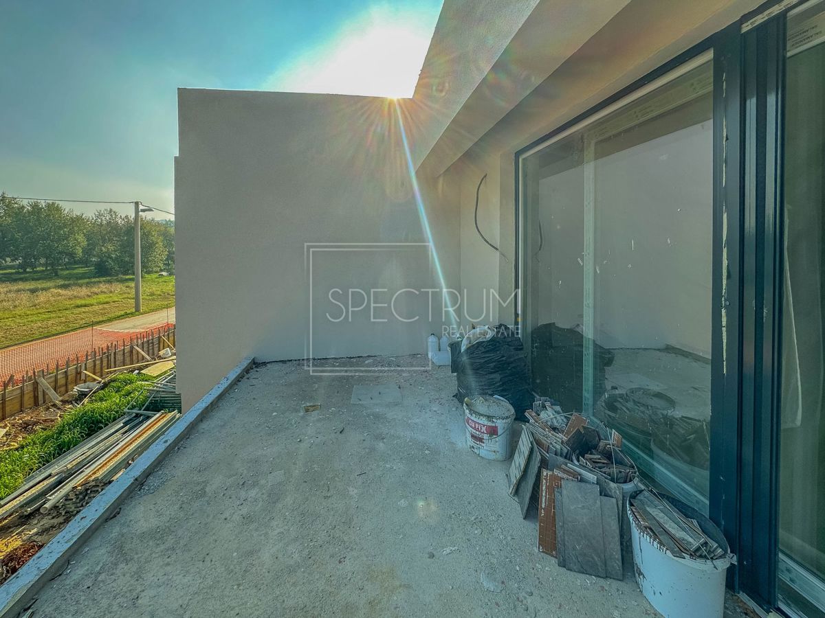 Zona Parenzo, appartamento moderno con terrazza sul tetto