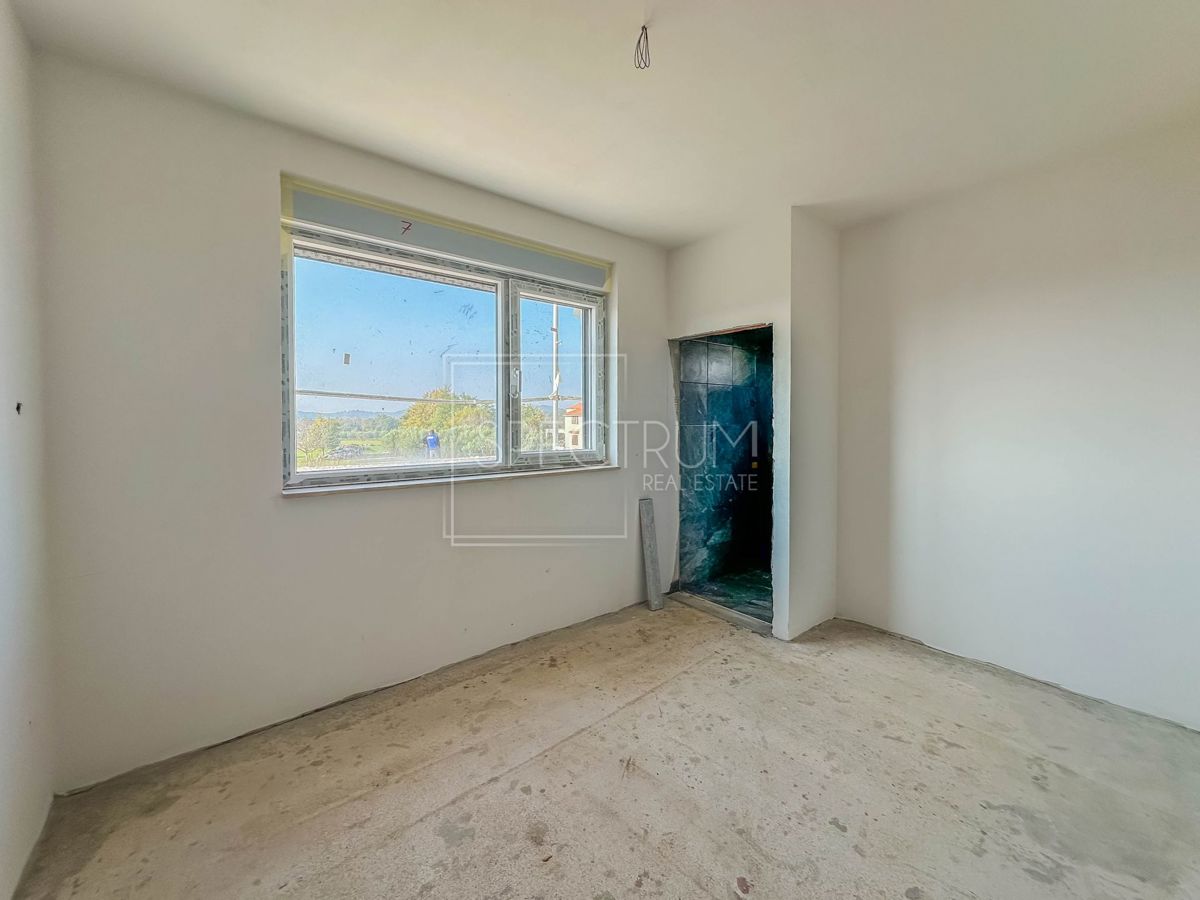 Zona Parenzo, appartamento moderno con terrazza sul tetto