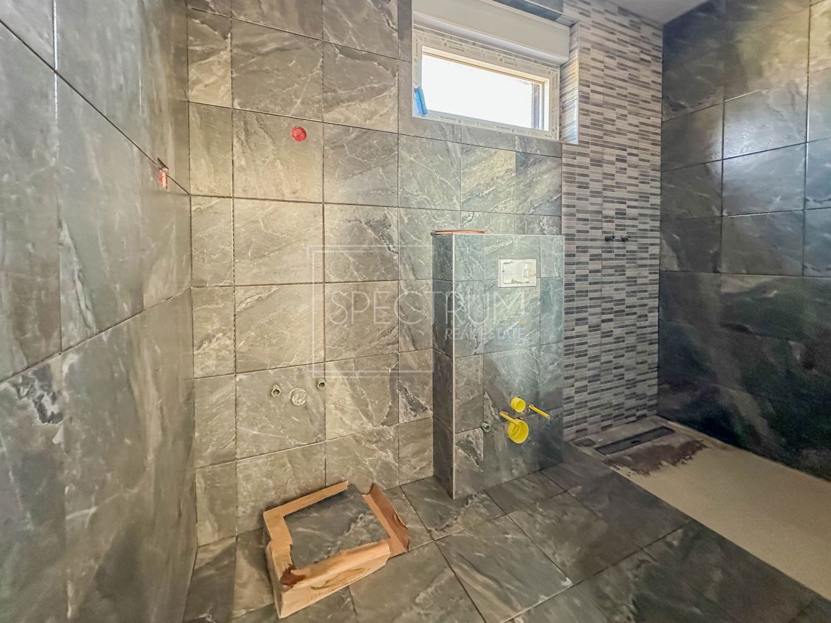 Zona Parenzo, appartamento moderno con terrazza sul tetto