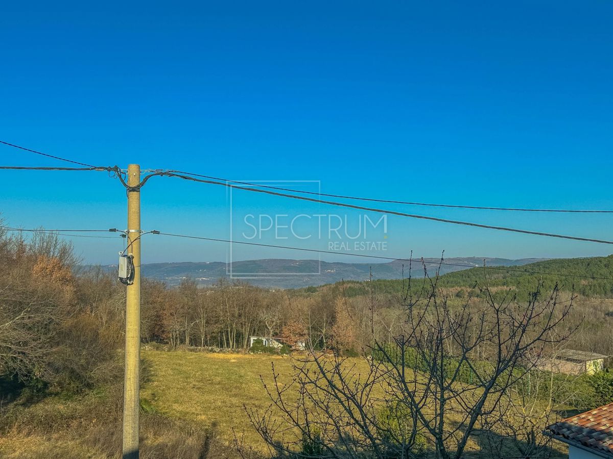 Zona di Caroiba, casa indipendente in posizione tranquilla