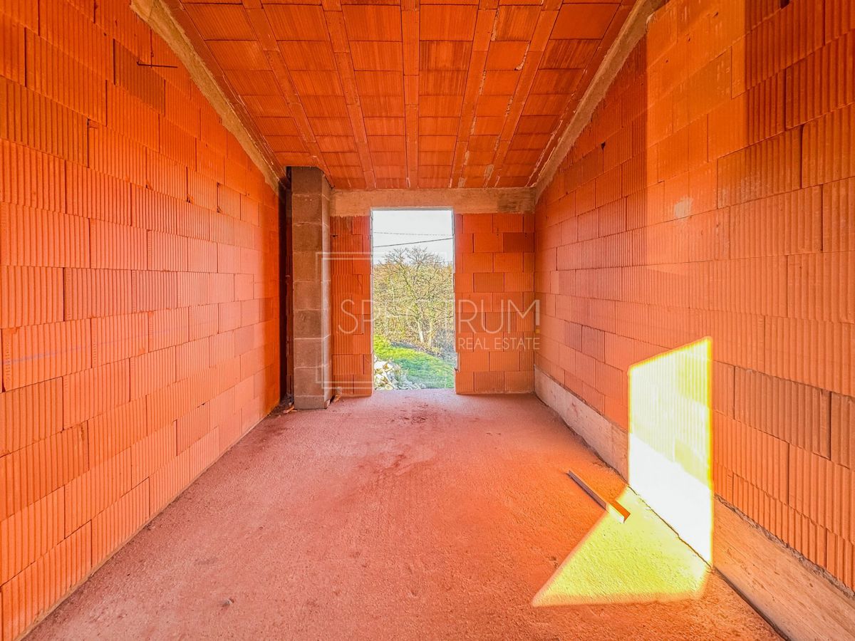 Zona di Caroiba, casa indipendente in posizione tranquilla