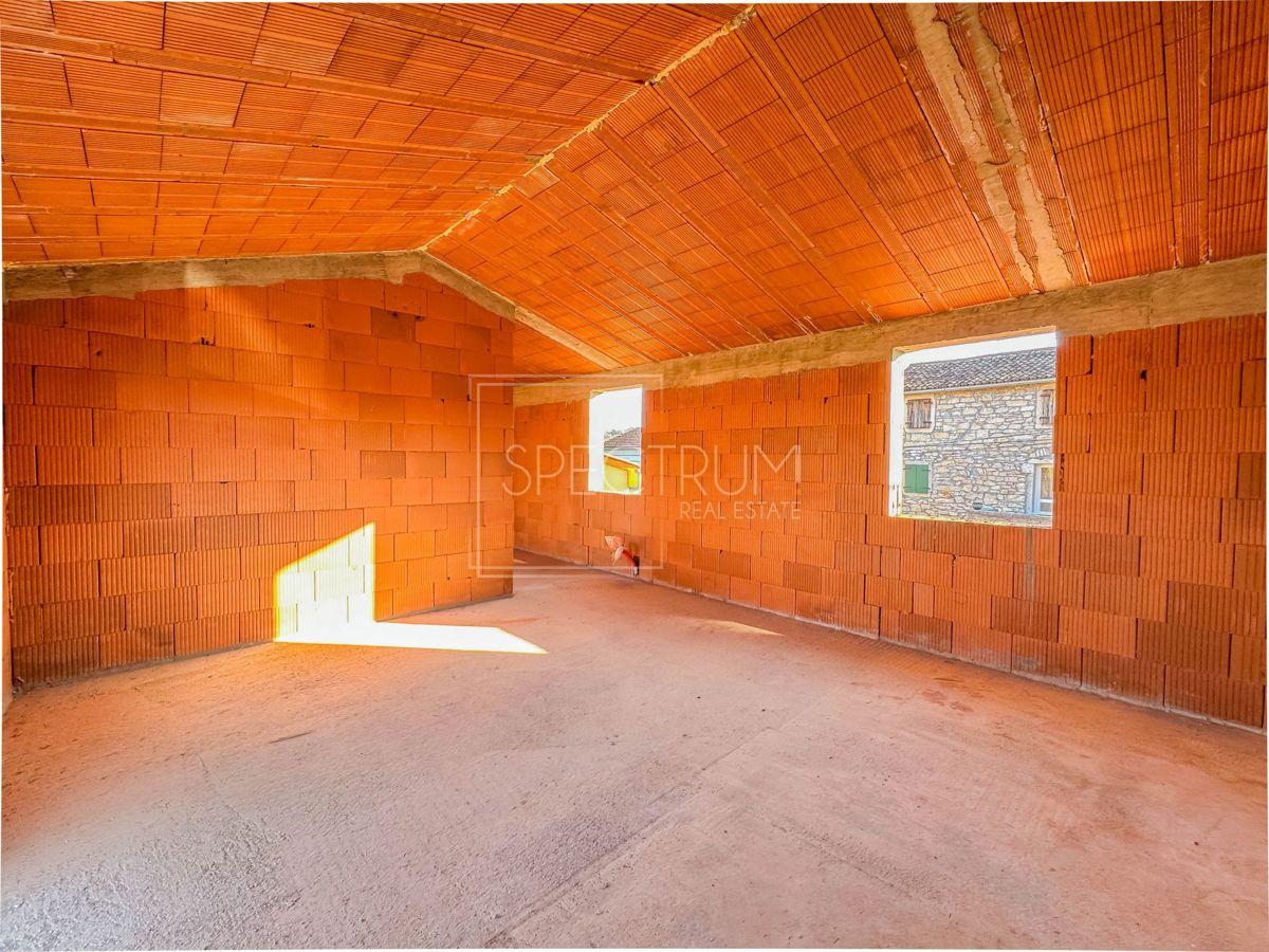 Zona di Caroiba, casa indipendente in posizione tranquilla