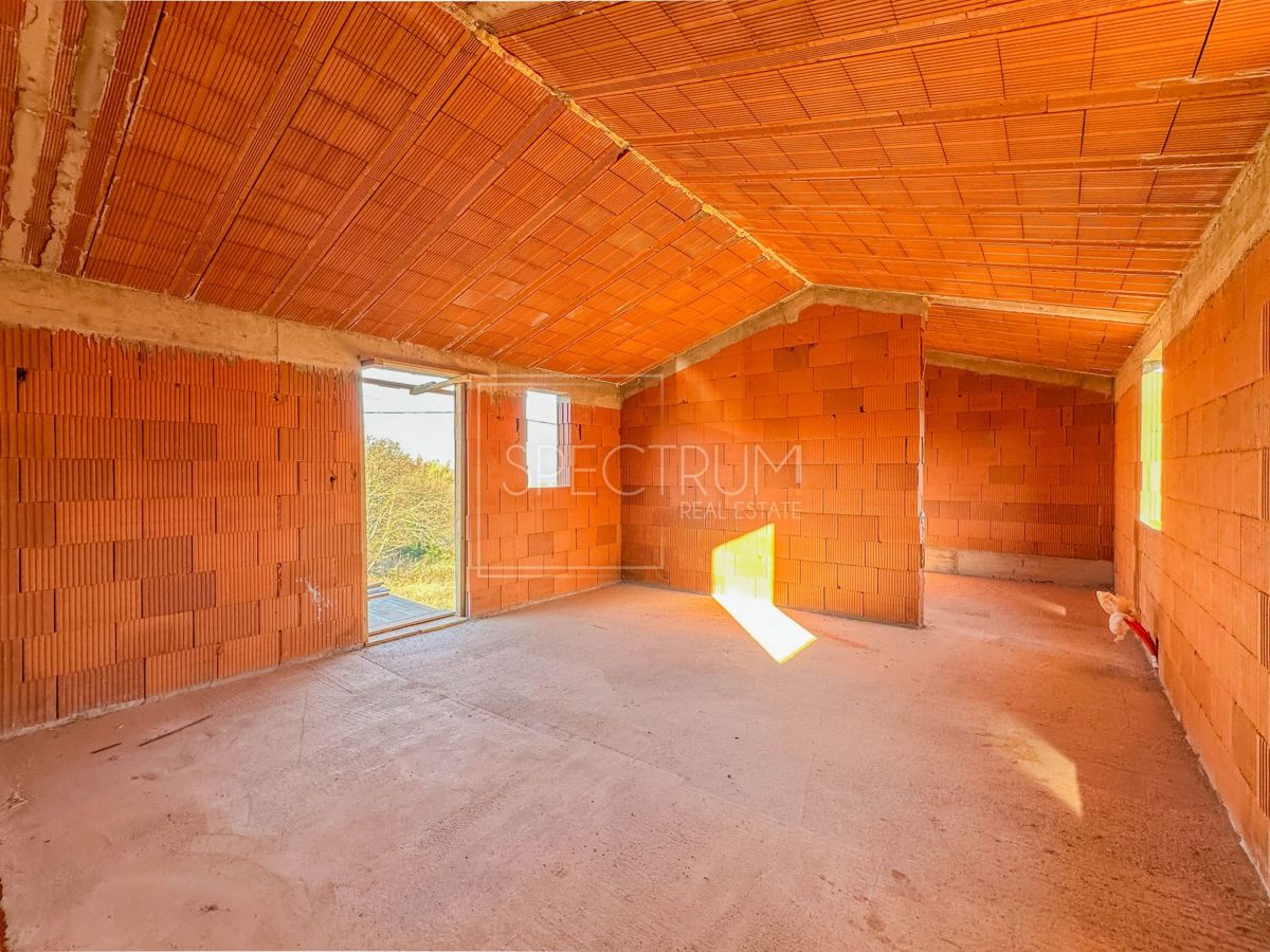 Zona di Caroiba, casa indipendente in posizione tranquilla