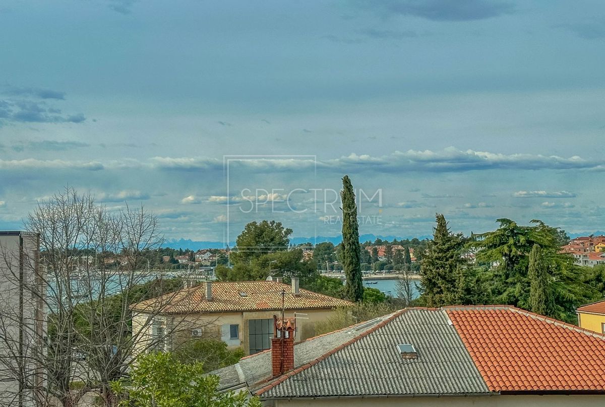 Umago, appartamento in centro con vista mare