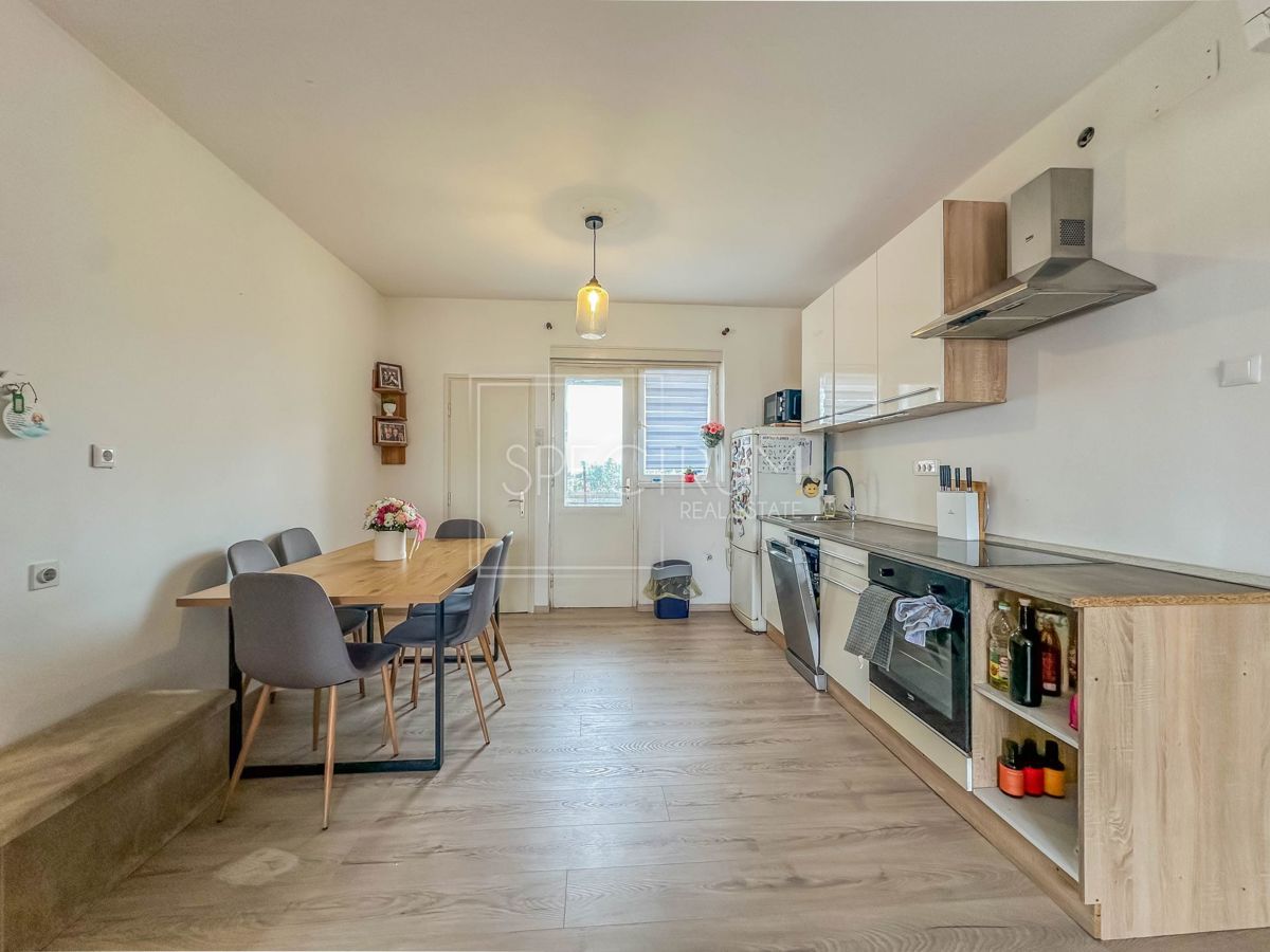 Umago, appartamento in centro con vista mare