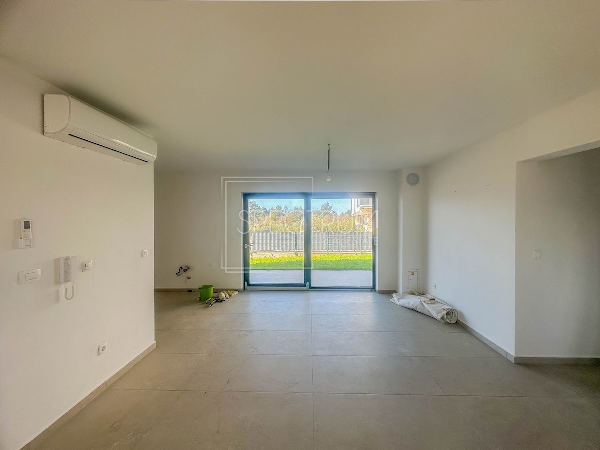 Abrega, nuova costruzione, appartamento al piano terra con giardino