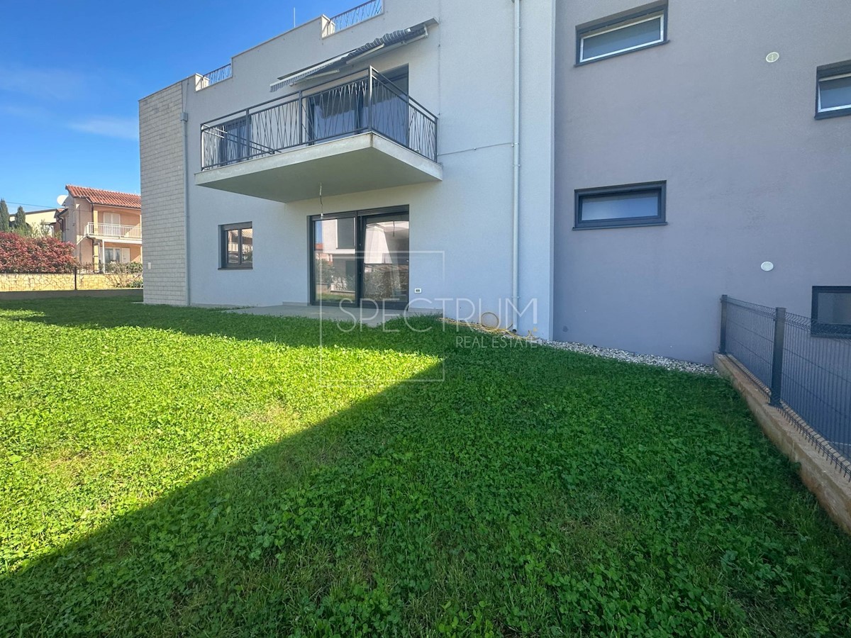 Abrega, nuova costruzione, appartamento al piano terra con giardino