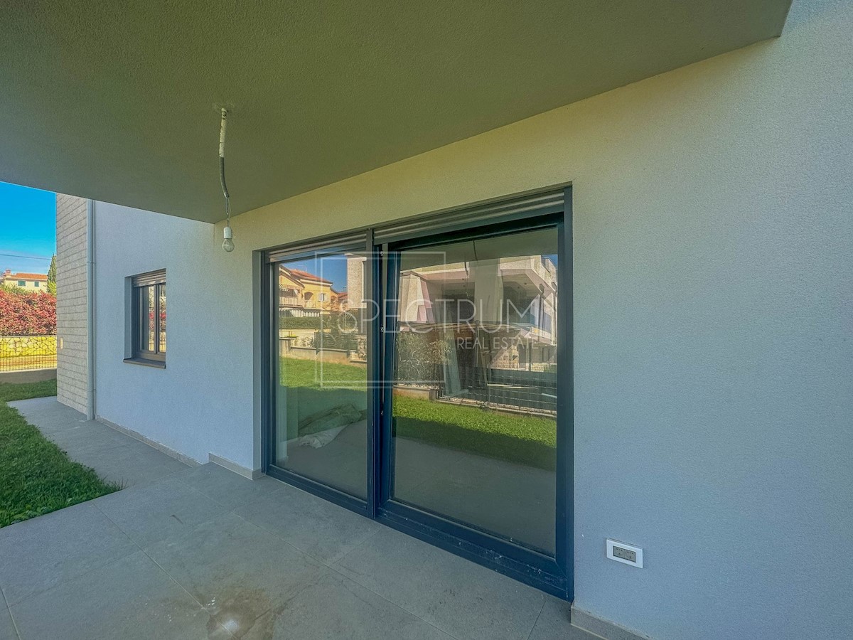 Abrega, nuova costruzione, appartamento al piano terra con giardino