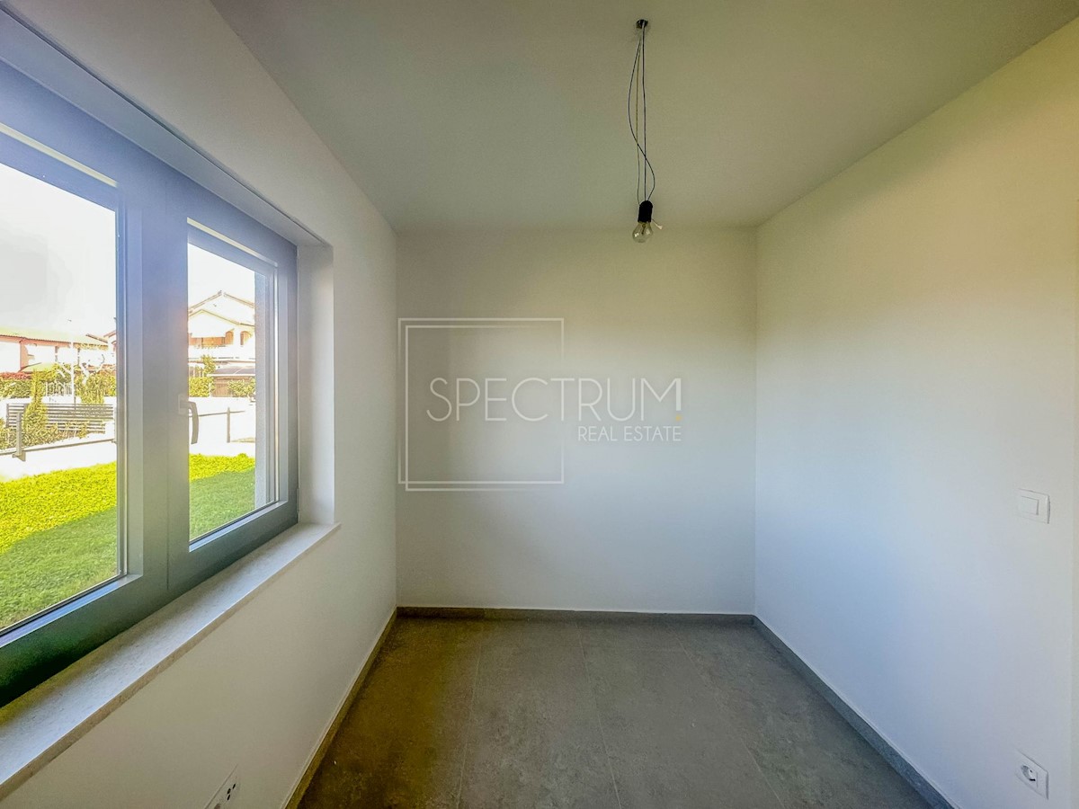 Abrega, nuova costruzione, appartamento al piano terra con giardino