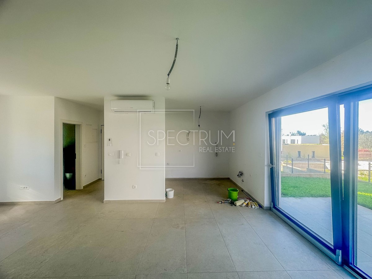 Abrega, nuova costruzione, appartamento al piano terra con giardino