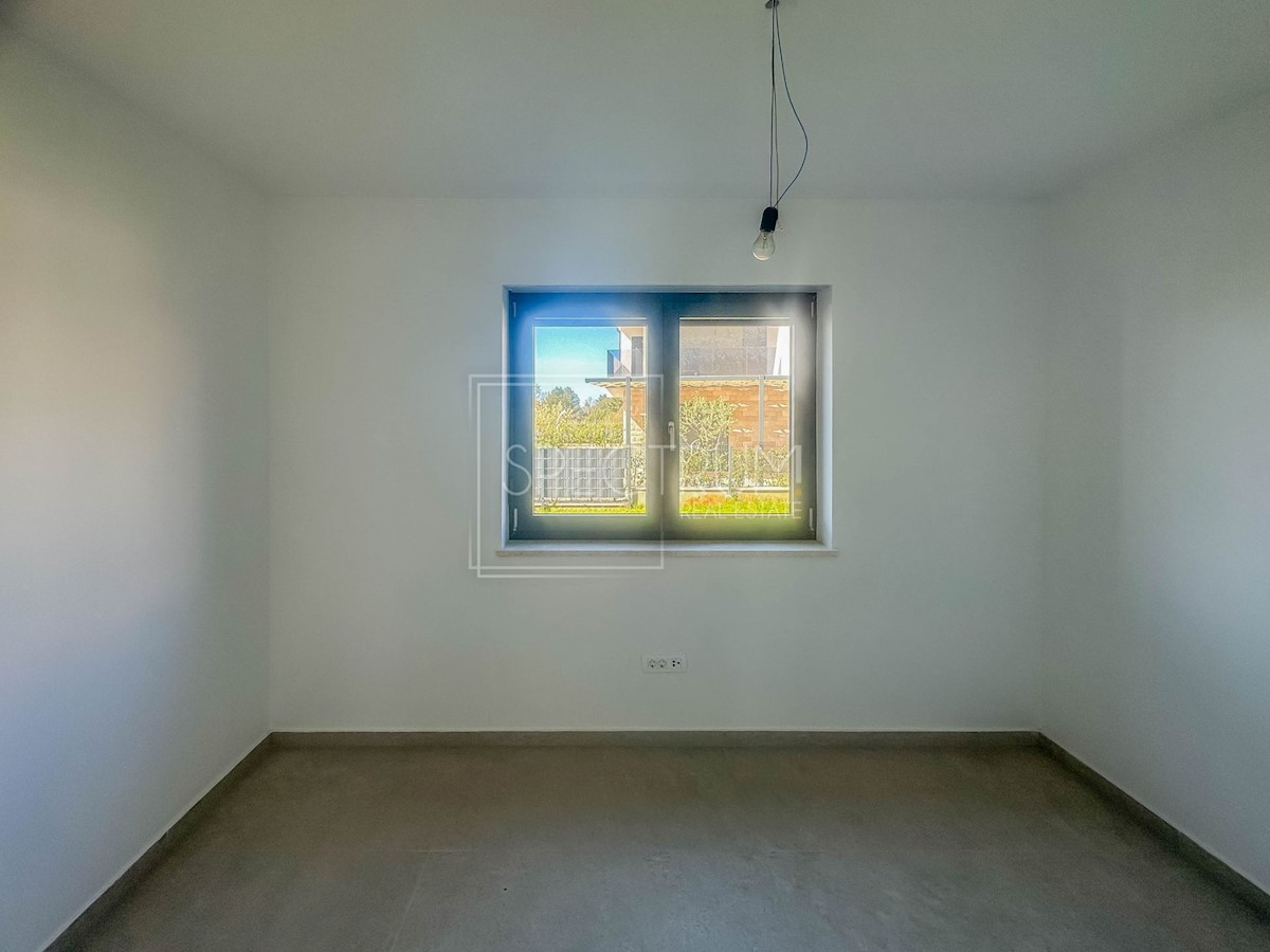 Abrega, nuova costruzione, appartamento al piano terra con giardino