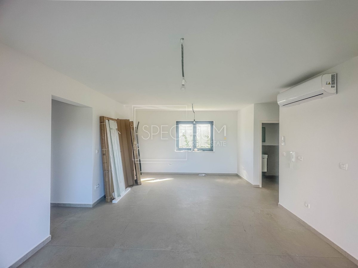 Abrega, nuova costruzione, appartamento al piano terra con giardino